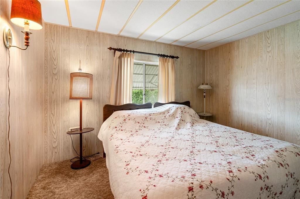 合同活跃: $134,900 (2 贝兹, 2 浴室, 1056 平方英尺)