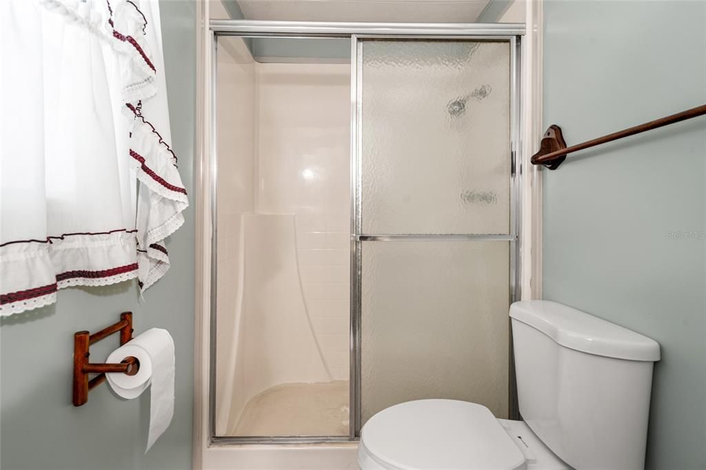 合同活跃: $134,900 (2 贝兹, 2 浴室, 1056 平方英尺)