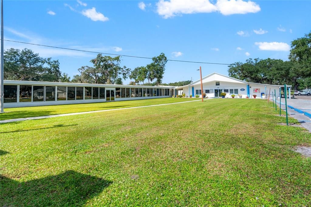 合同活跃: $134,900 (2 贝兹, 2 浴室, 1056 平方英尺)