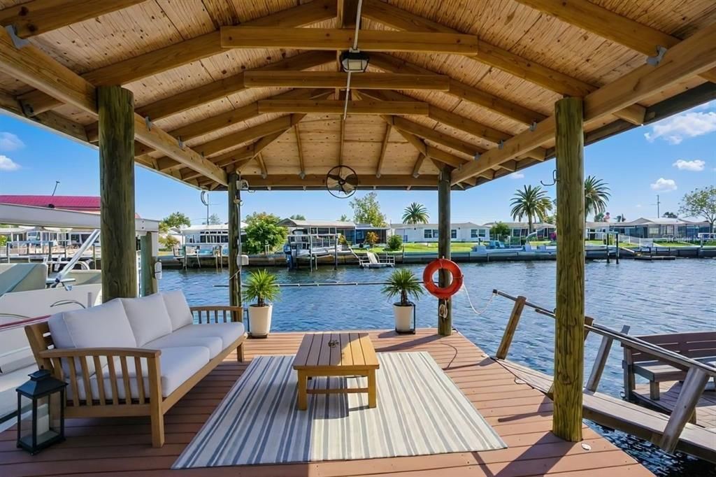 For Sale: $549,900 (3 beds, 1 baths, 1761 Square Feet)