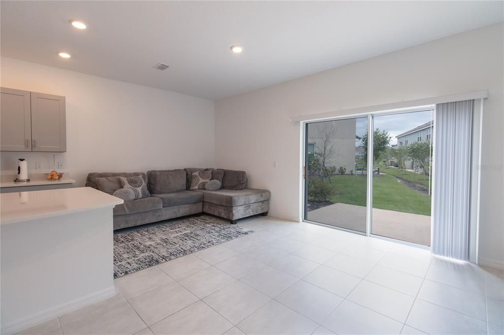 For Sale: $285,500 (3 beds, 2 baths, 1365 Square Feet)