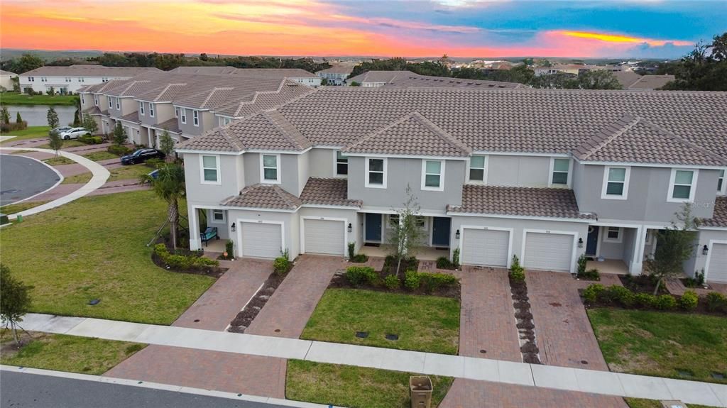 For Sale: $285,500 (3 beds, 2 baths, 1365 Square Feet)