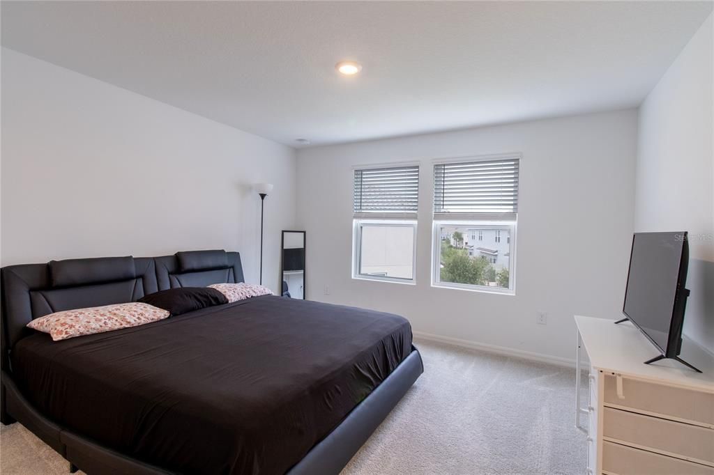 For Sale: $285,500 (3 beds, 2 baths, 1365 Square Feet)