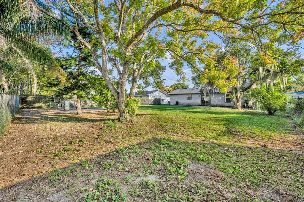 For Sale: $350,000 (4 beds, 2 baths, 1403 Square Feet)