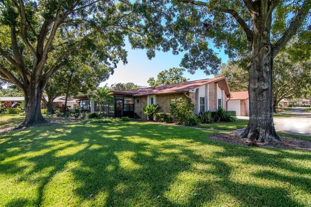 На продажу: $224,900 (2 спален, 2 ванн, 918 Квадратных фут)