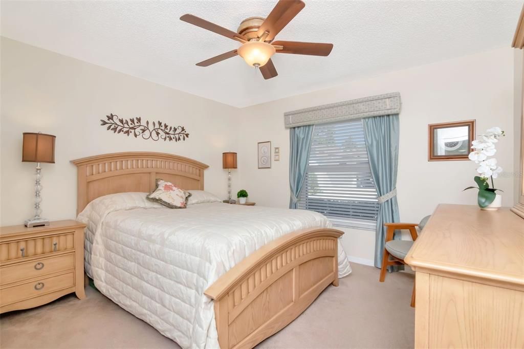 На продажу: $224,900 (2 спален, 2 ванн, 918 Квадратных фут)