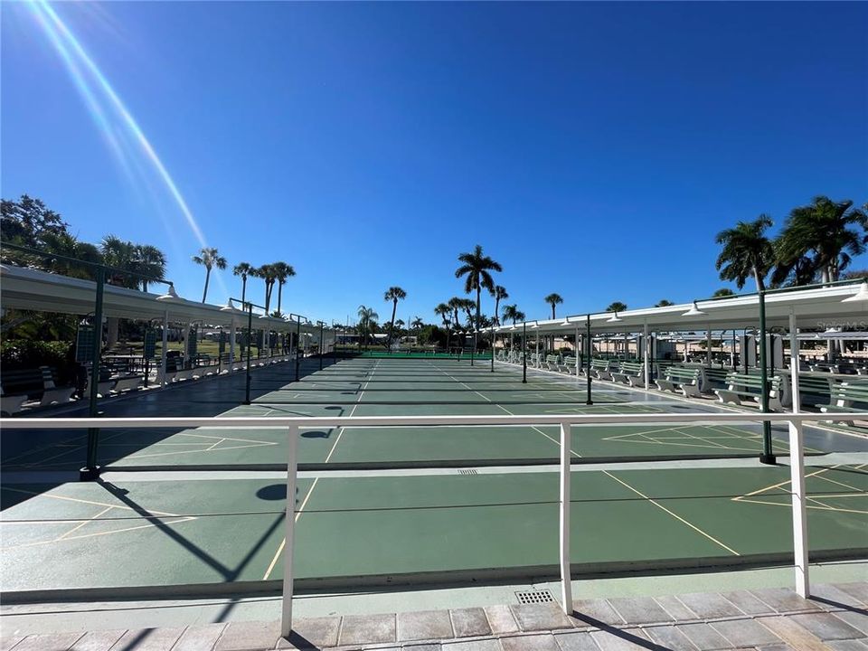 For Sale: $125,000 (2 beds, 2 baths, 880 Square Feet)