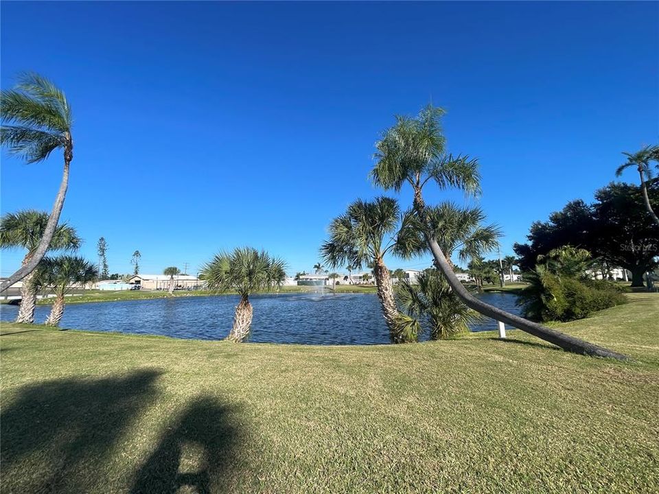 For Sale: $125,000 (2 beds, 2 baths, 880 Square Feet)