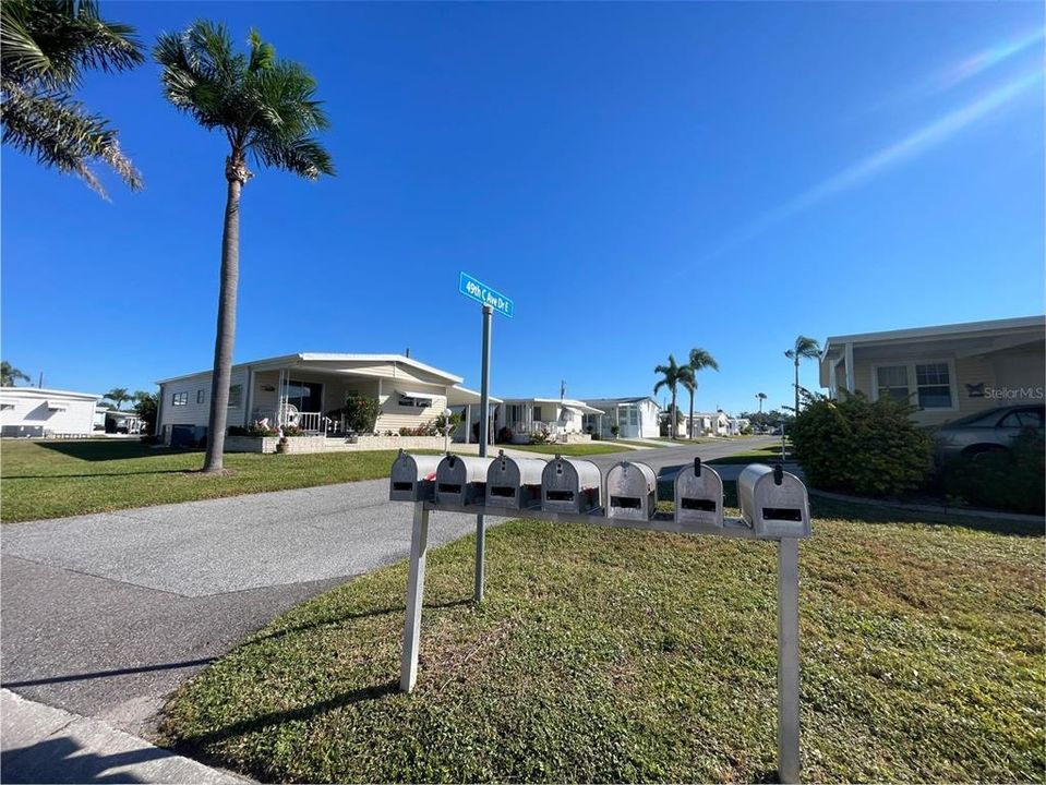 For Sale: $125,000 (2 beds, 2 baths, 880 Square Feet)