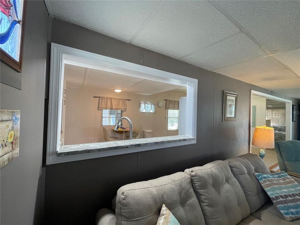 For Sale: $125,000 (2 beds, 2 baths, 880 Square Feet)