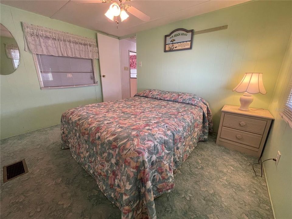 For Sale: $125,000 (2 beds, 2 baths, 880 Square Feet)