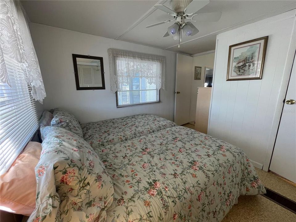 For Sale: $125,000 (2 beds, 2 baths, 880 Square Feet)