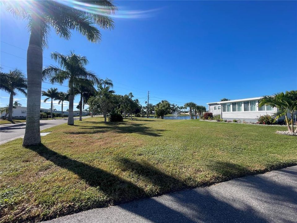 For Sale: $125,000 (2 beds, 2 baths, 880 Square Feet)