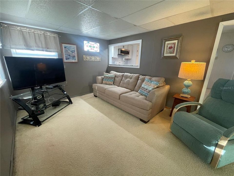 For Sale: $125,000 (2 beds, 2 baths, 880 Square Feet)