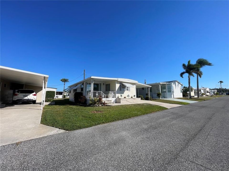 For Sale: $125,000 (2 beds, 2 baths, 880 Square Feet)