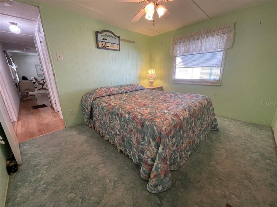 For Sale: $125,000 (2 beds, 2 baths, 880 Square Feet)