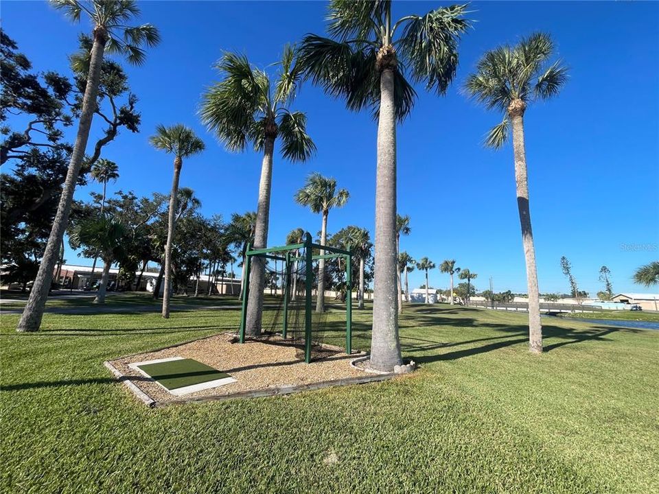 For Sale: $125,000 (2 beds, 2 baths, 880 Square Feet)