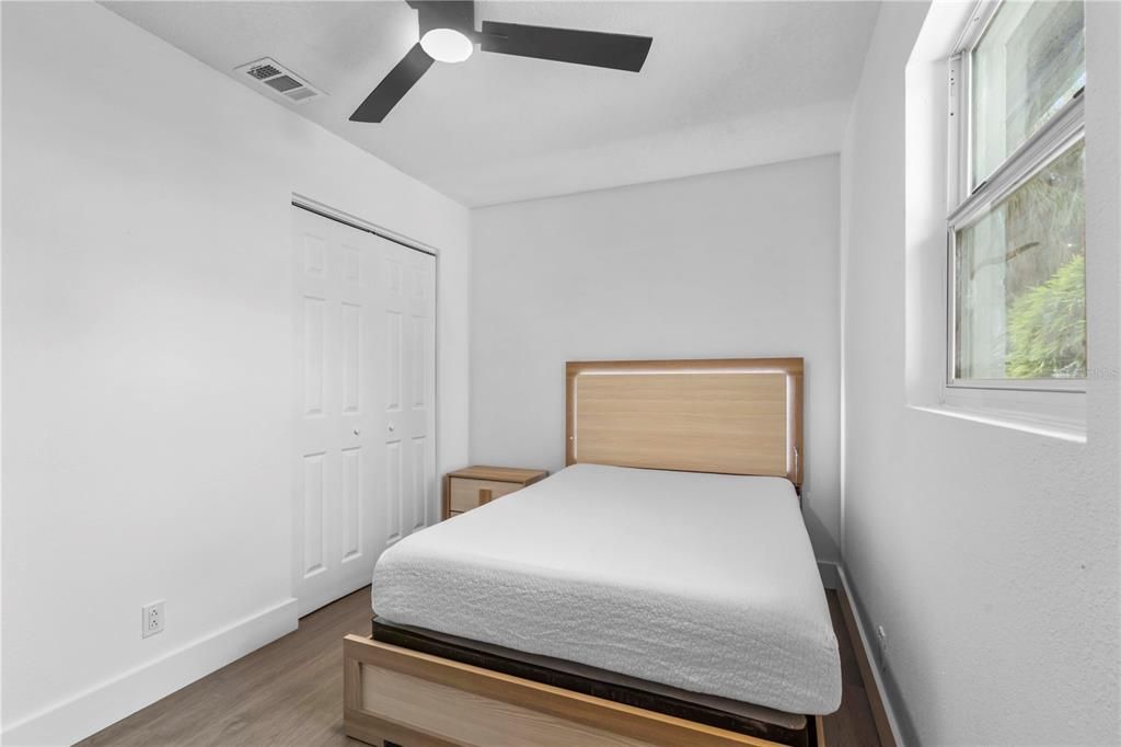 For Sale: $450,000 (4 beds, 3 baths, 1300 Square Feet)