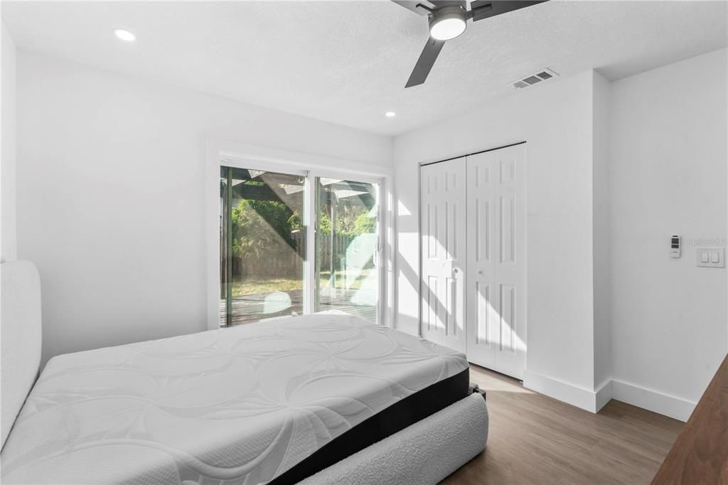 For Sale: $450,000 (4 beds, 3 baths, 1300 Square Feet)