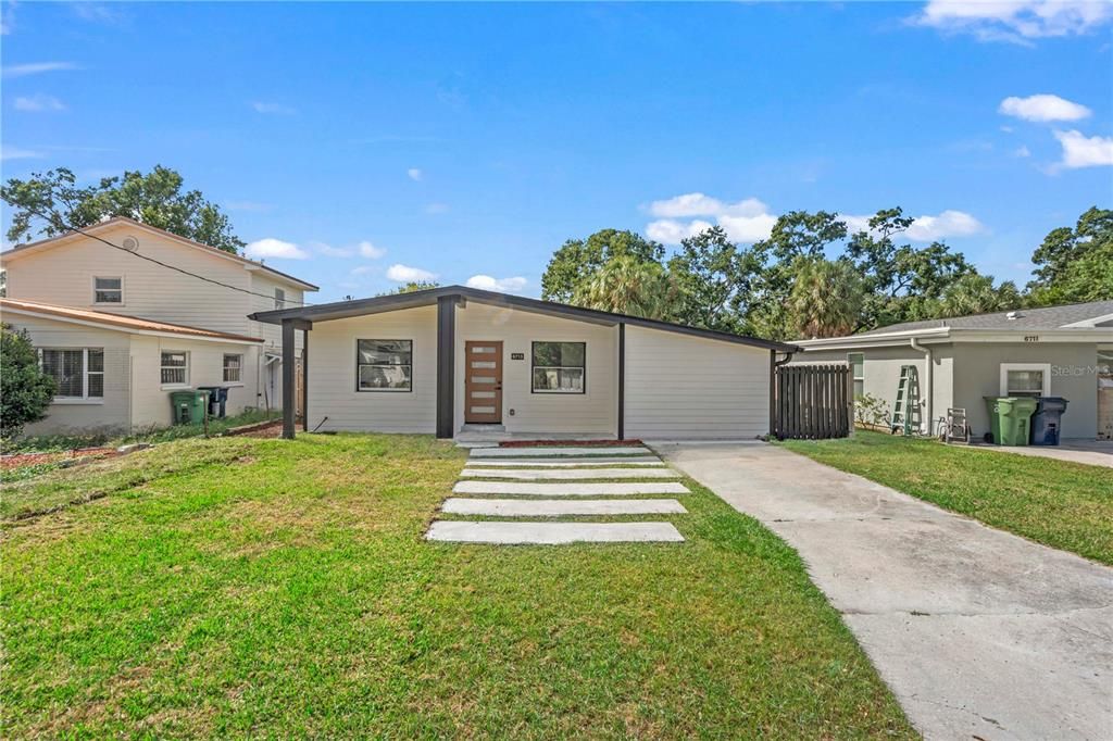 For Sale: $450,000 (4 beds, 3 baths, 1300 Square Feet)