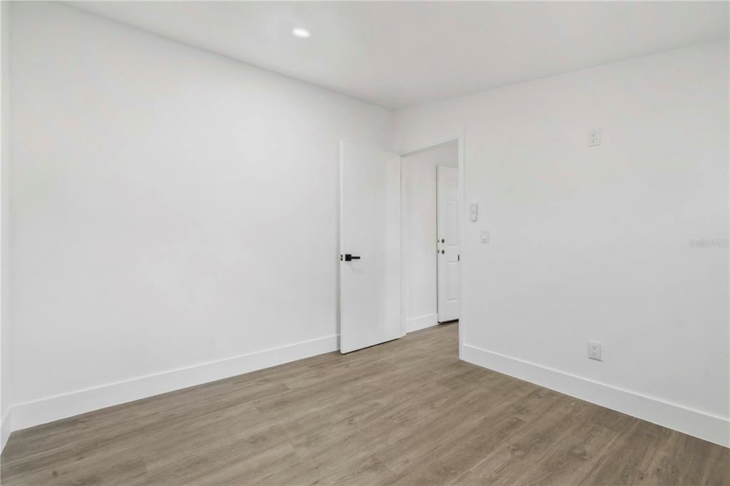 For Sale: $450,000 (4 beds, 3 baths, 1300 Square Feet)