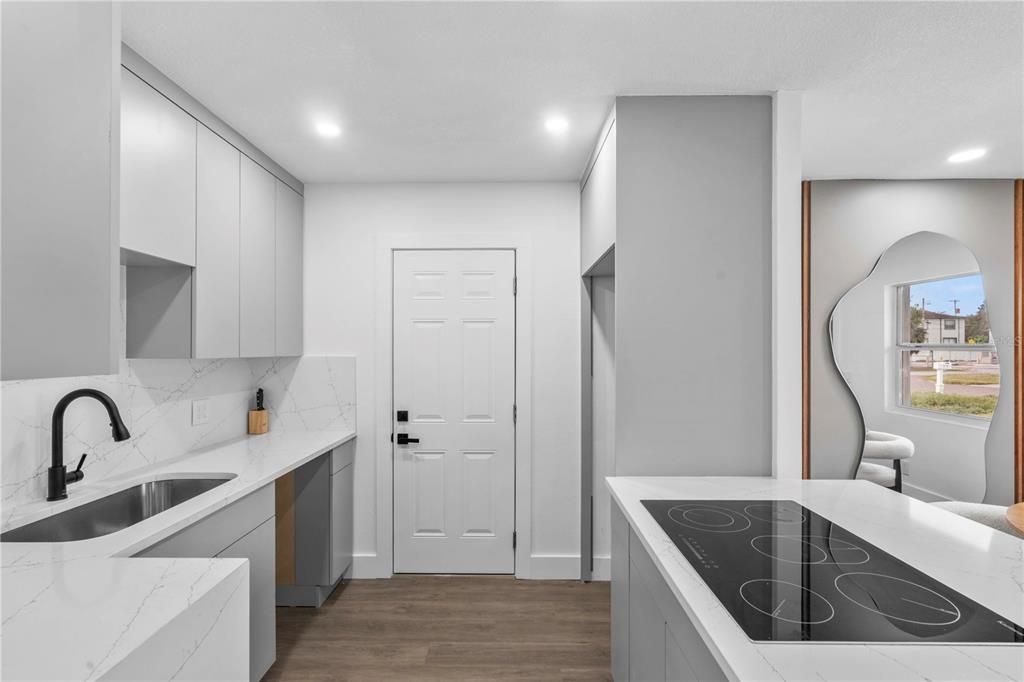 For Sale: $450,000 (4 beds, 3 baths, 1300 Square Feet)