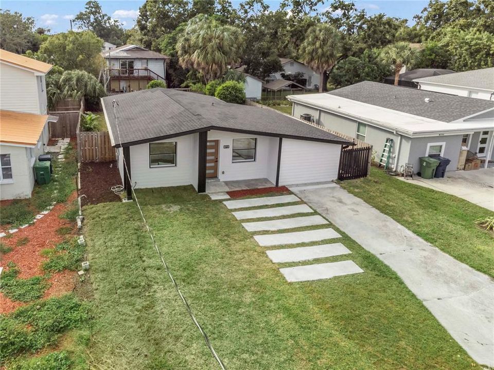 For Sale: $450,000 (4 beds, 3 baths, 1300 Square Feet)