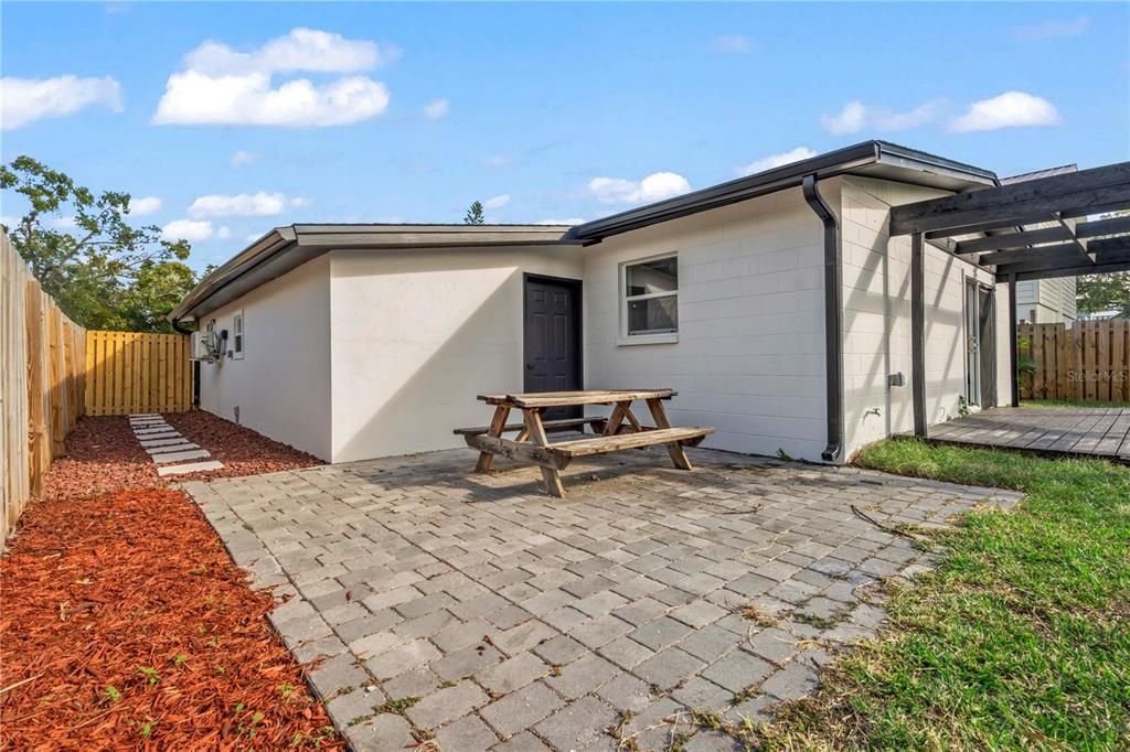 For Sale: $450,000 (4 beds, 3 baths, 1300 Square Feet)