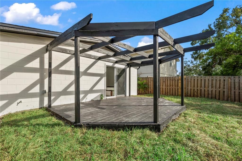 For Sale: $450,000 (4 beds, 3 baths, 1300 Square Feet)