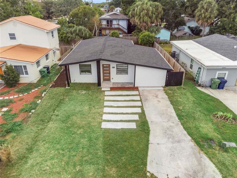 For Sale: $450,000 (4 beds, 3 baths, 1300 Square Feet)