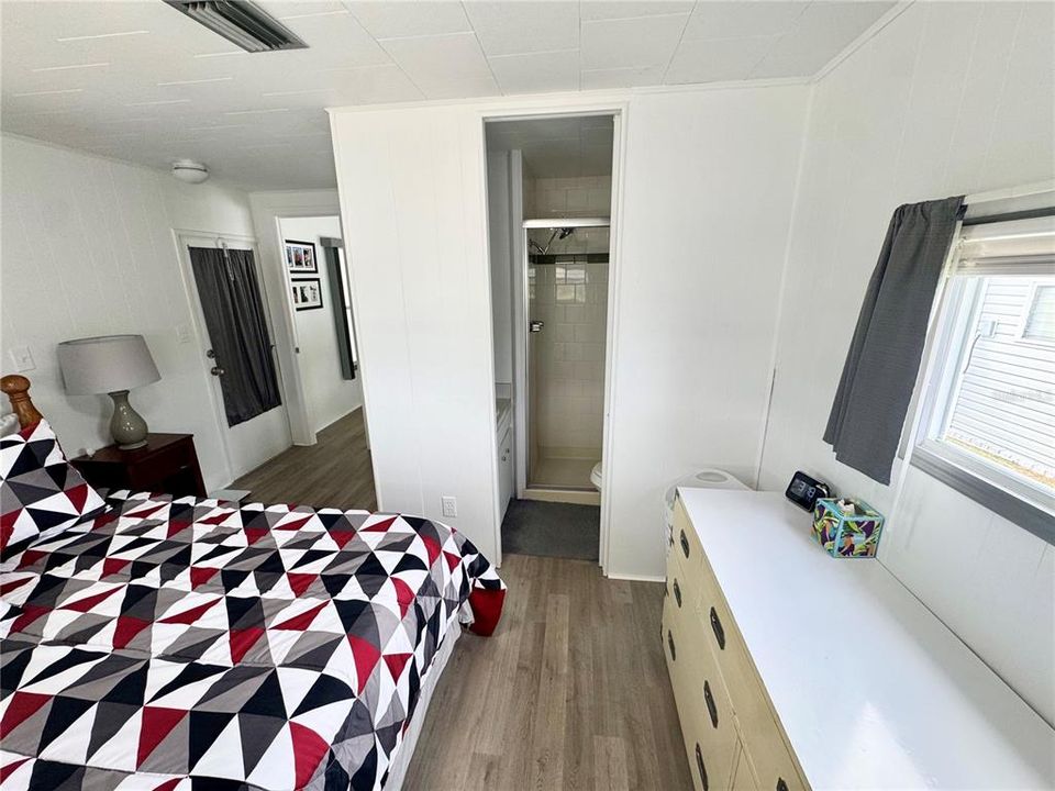 待售: $174,900 (2 贝兹, 2 浴室, 600 平方英尺)