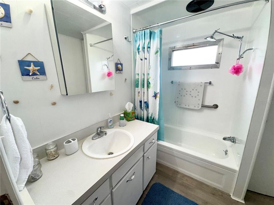 待售: $174,900 (2 贝兹, 2 浴室, 600 平方英尺)