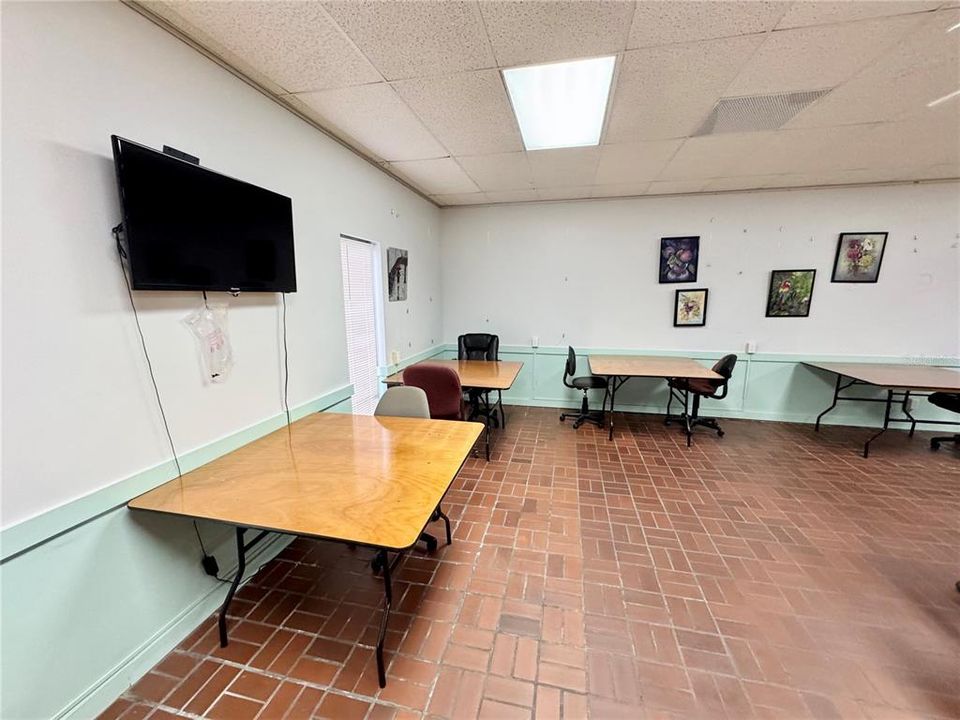 待售: $174,900 (2 贝兹, 2 浴室, 600 平方英尺)