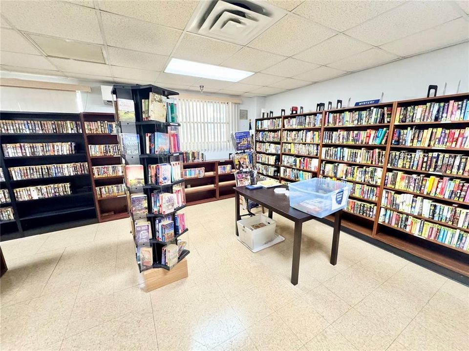 待售: $174,900 (2 贝兹, 2 浴室, 600 平方英尺)