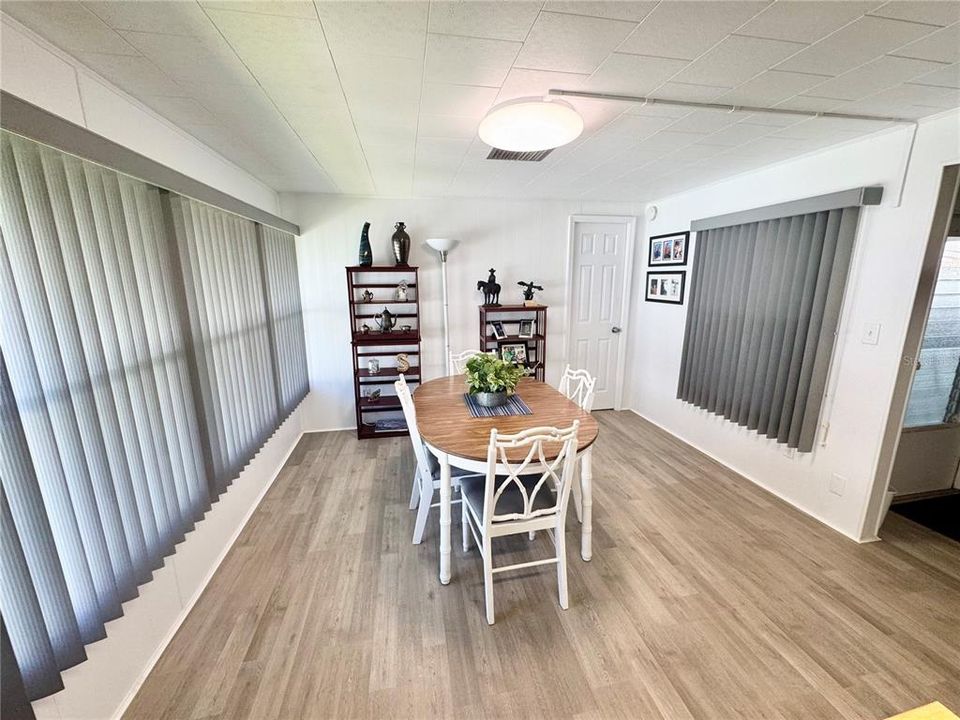 待售: $174,900 (2 贝兹, 2 浴室, 600 平方英尺)