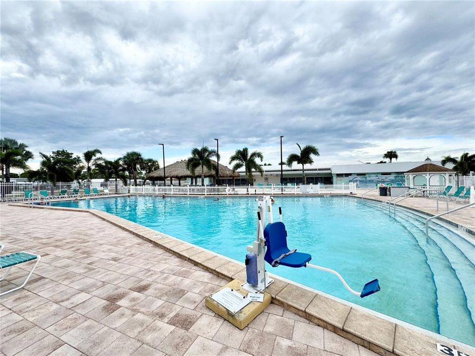 待售: $174,900 (2 贝兹, 2 浴室, 600 平方英尺)