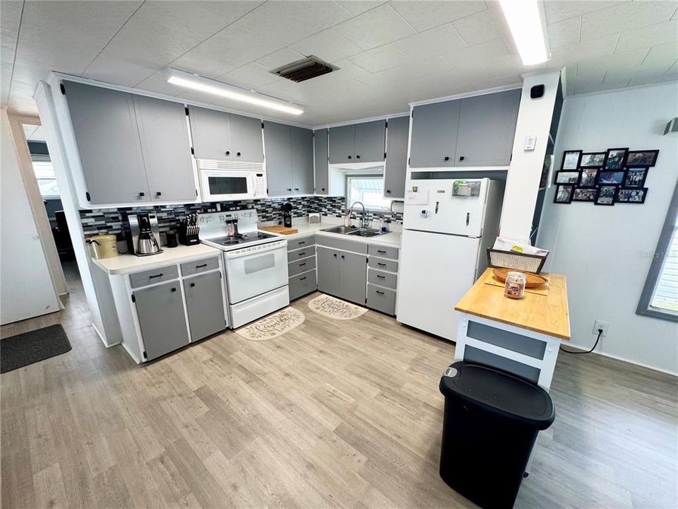 待售: $174,900 (2 贝兹, 2 浴室, 600 平方英尺)