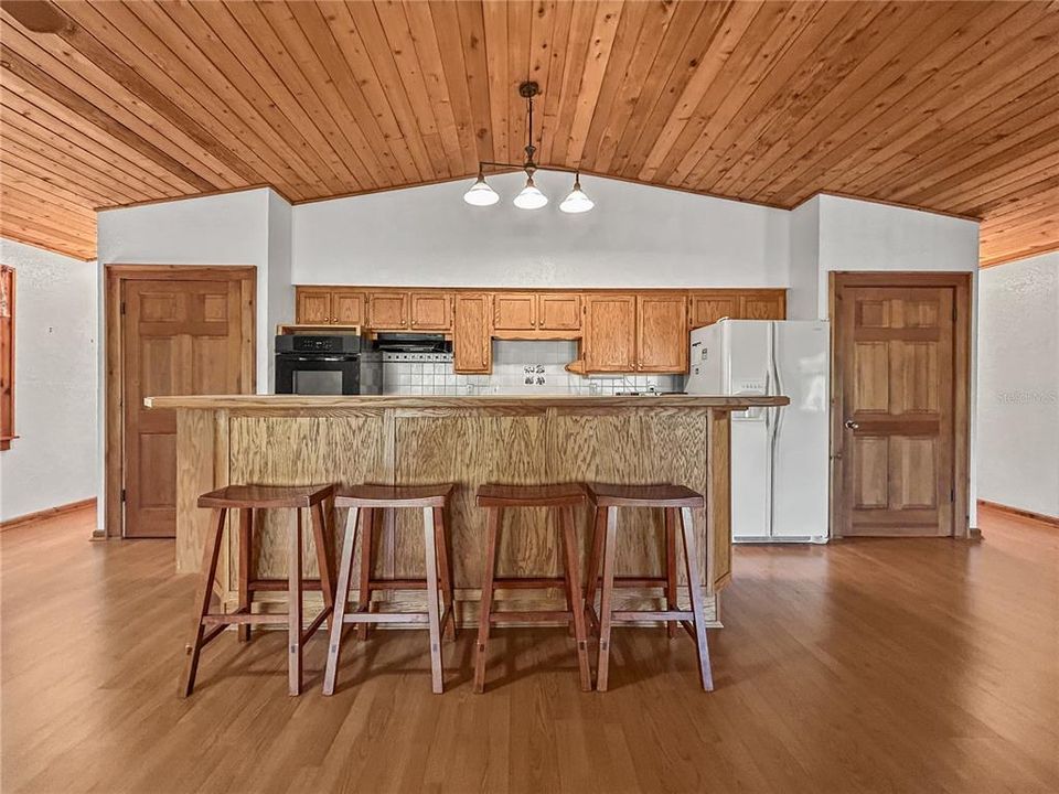 Active With Contract: $525,000 (2 beds, 2 baths, 1500 Square Feet)