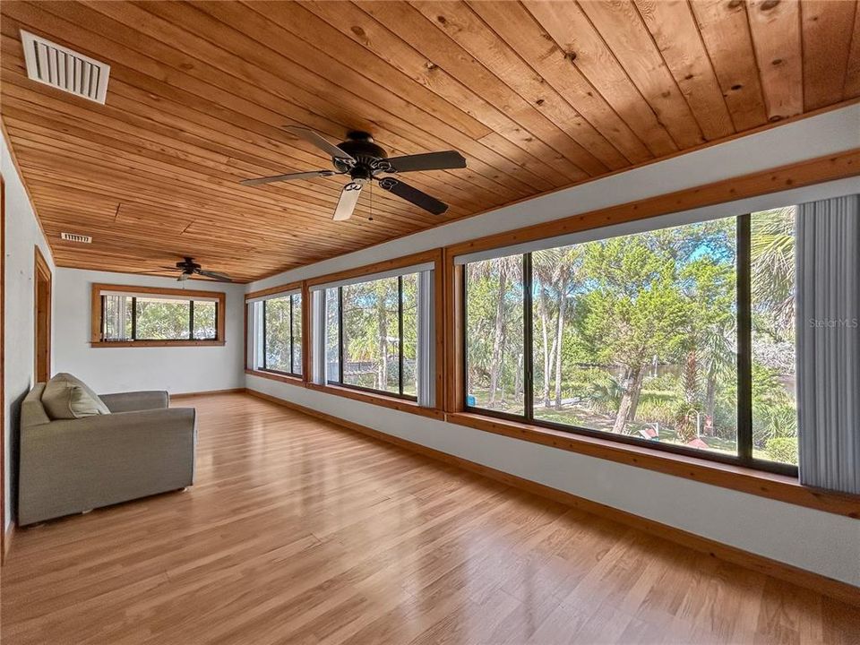 Active With Contract: $525,000 (2 beds, 2 baths, 1500 Square Feet)