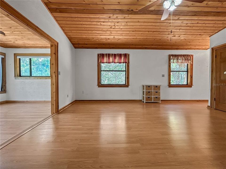 Active With Contract: $525,000 (2 beds, 2 baths, 1500 Square Feet)