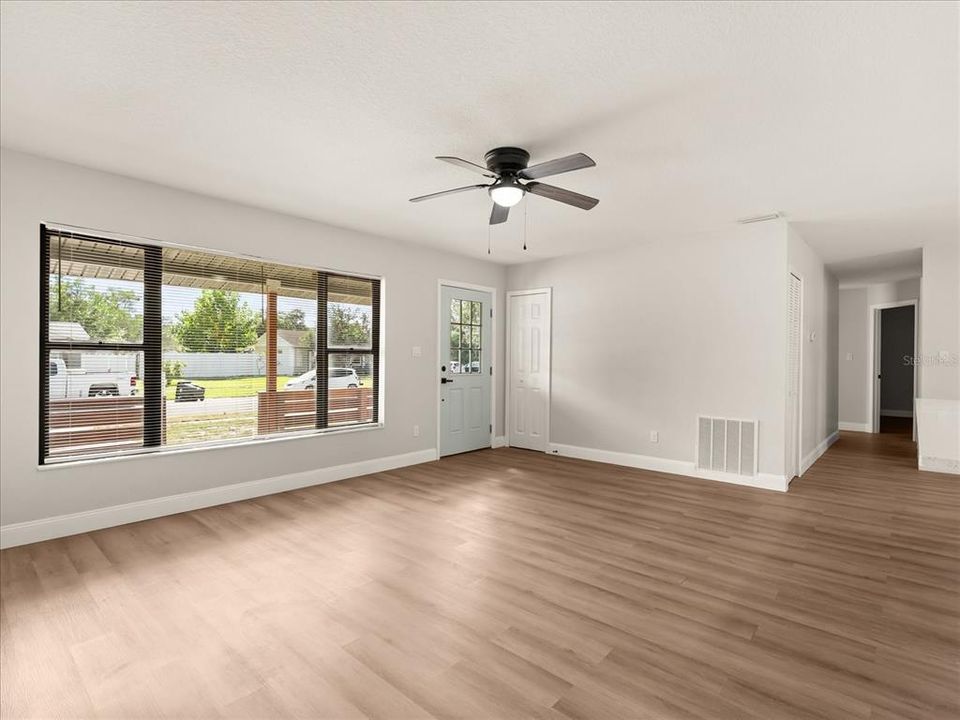 For Sale: $309,000 (3 beds, 1 baths, 1225 Square Feet)