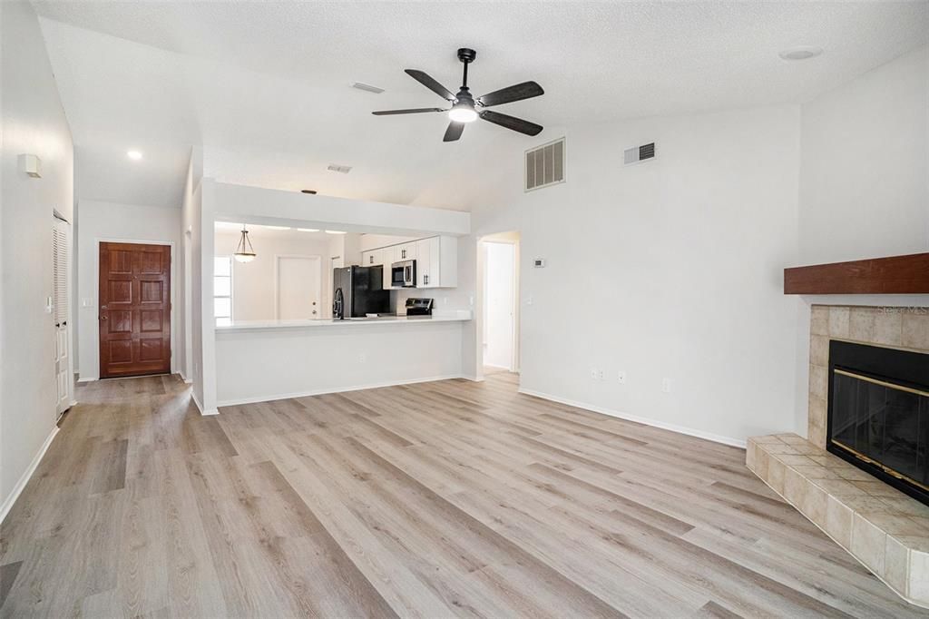 For Sale: $409,000 (3 beds, 2 baths, 1311 Square Feet)