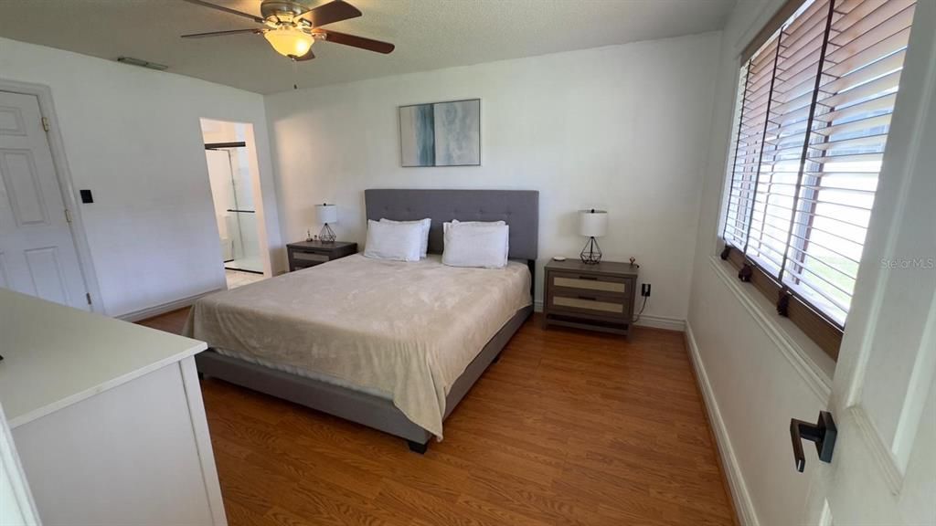 出租: $2,400 (3 贝兹, 2 浴室, 1299 平方英尺)