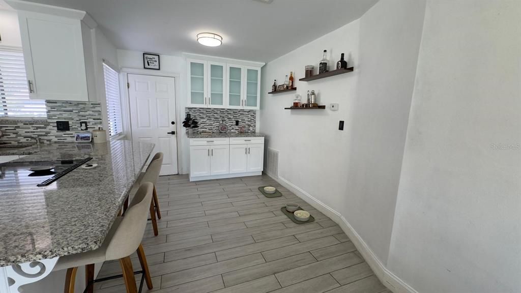 出租: $2,400 (3 贝兹, 2 浴室, 1299 平方英尺)