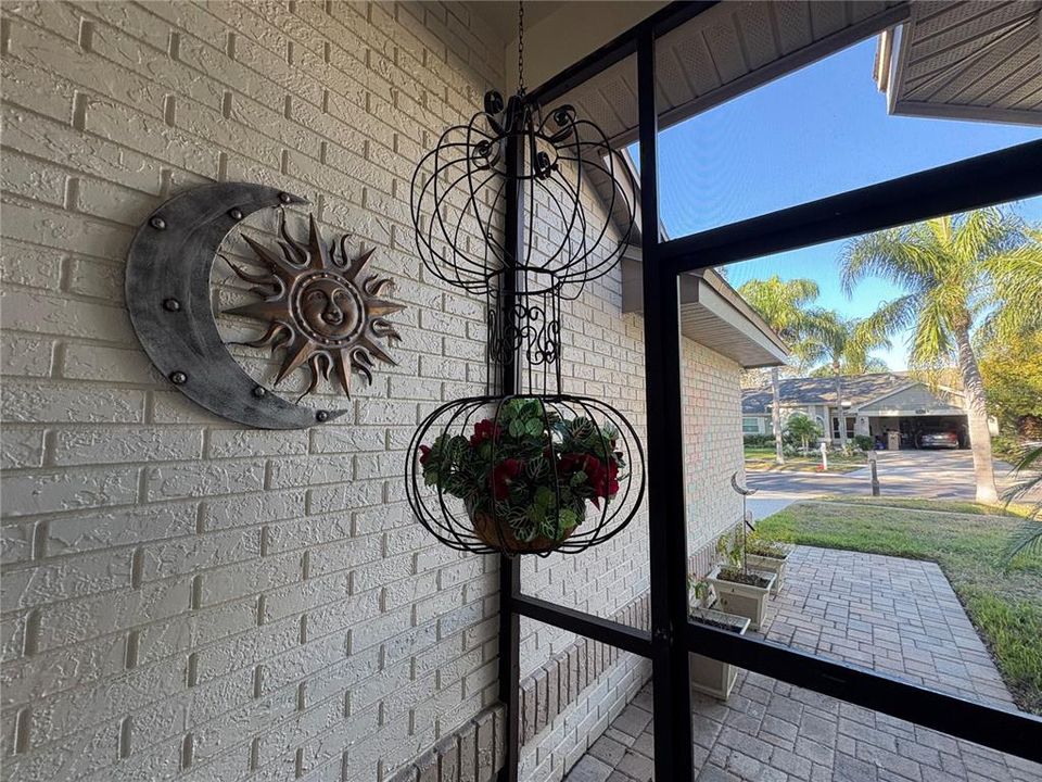 合同活跃: $499,000 (3 贝兹, 2 浴室, 1631 平方英尺)