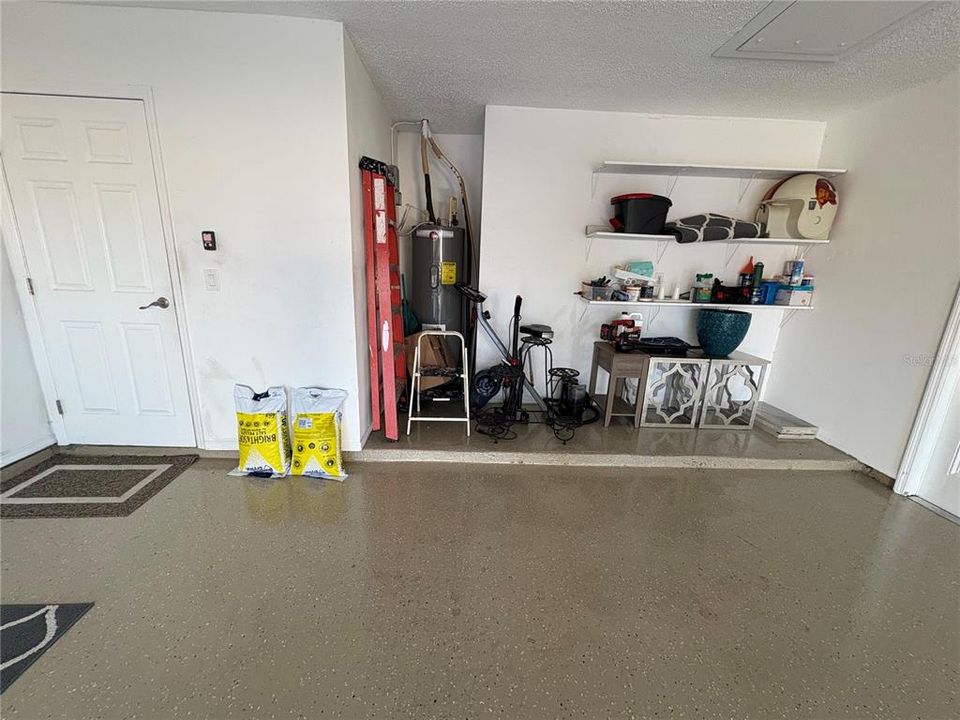 合同活跃: $499,000 (3 贝兹, 2 浴室, 1631 平方英尺)