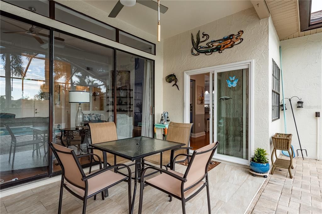 合同活跃: $499,000 (3 贝兹, 2 浴室, 1631 平方英尺)