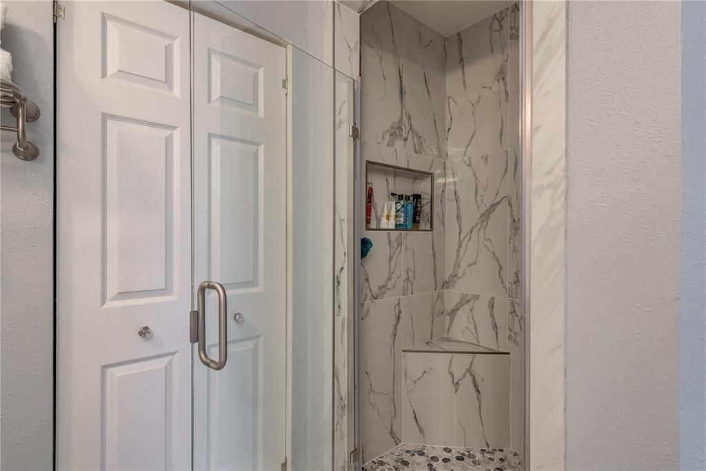 合同活跃: $499,000 (3 贝兹, 2 浴室, 1631 平方英尺)