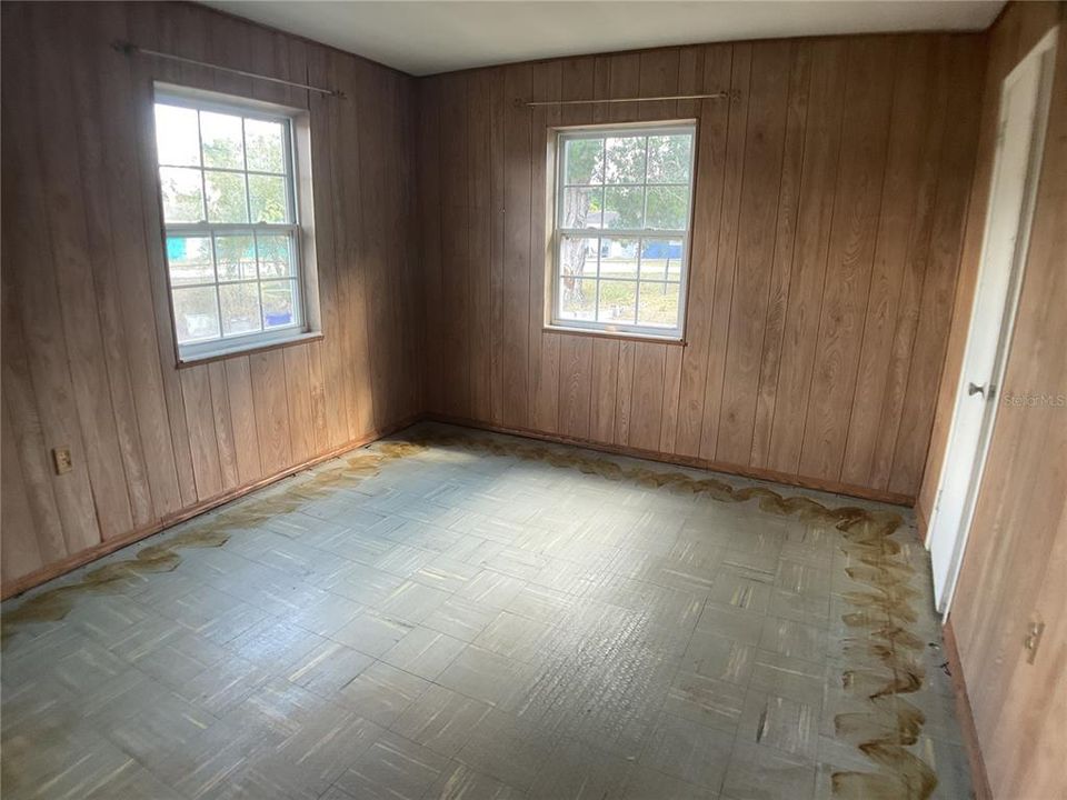 For Sale: $259,000 (4 beds, 2 baths, 1741 Square Feet)