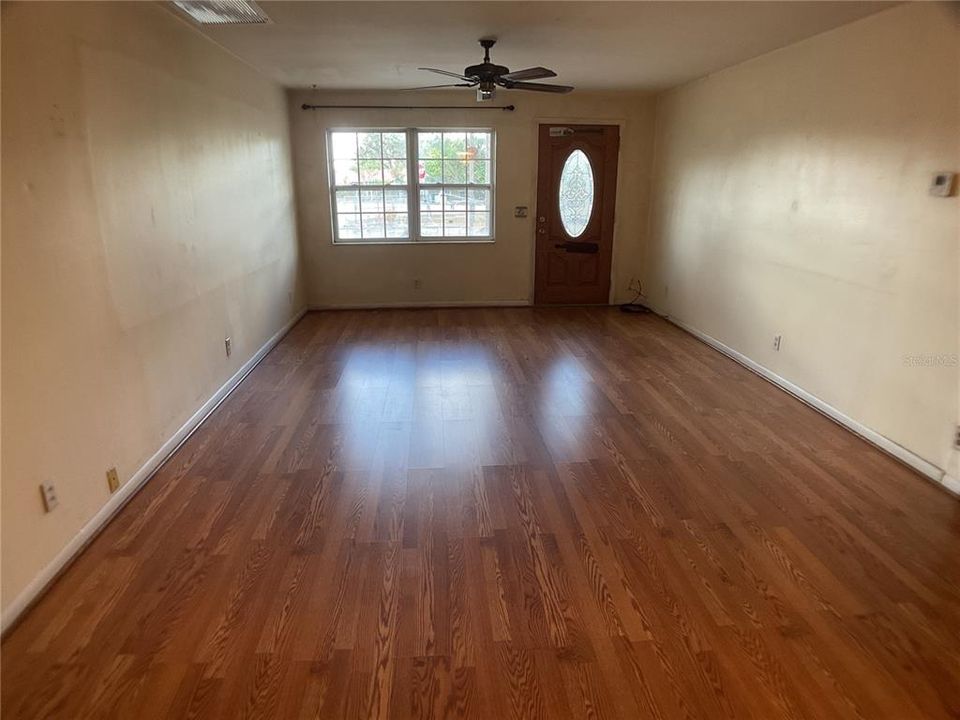 For Sale: $259,000 (4 beds, 2 baths, 1741 Square Feet)